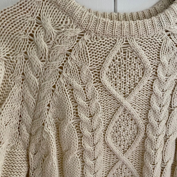 Knitted H&M Crew Neck - Picture 2 of 3